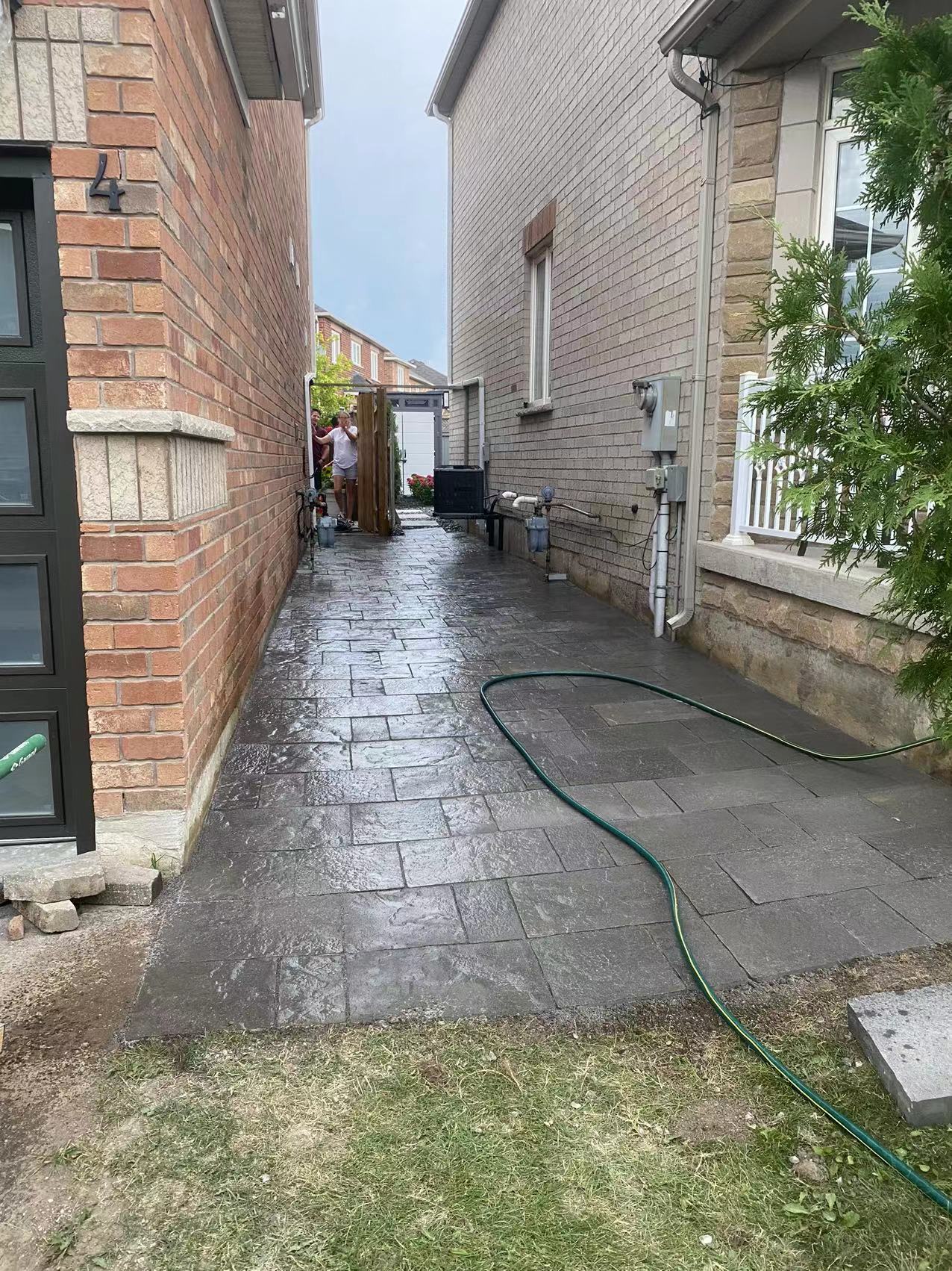 1762DD34-A8A2-469B-B0D7-DA4765933304